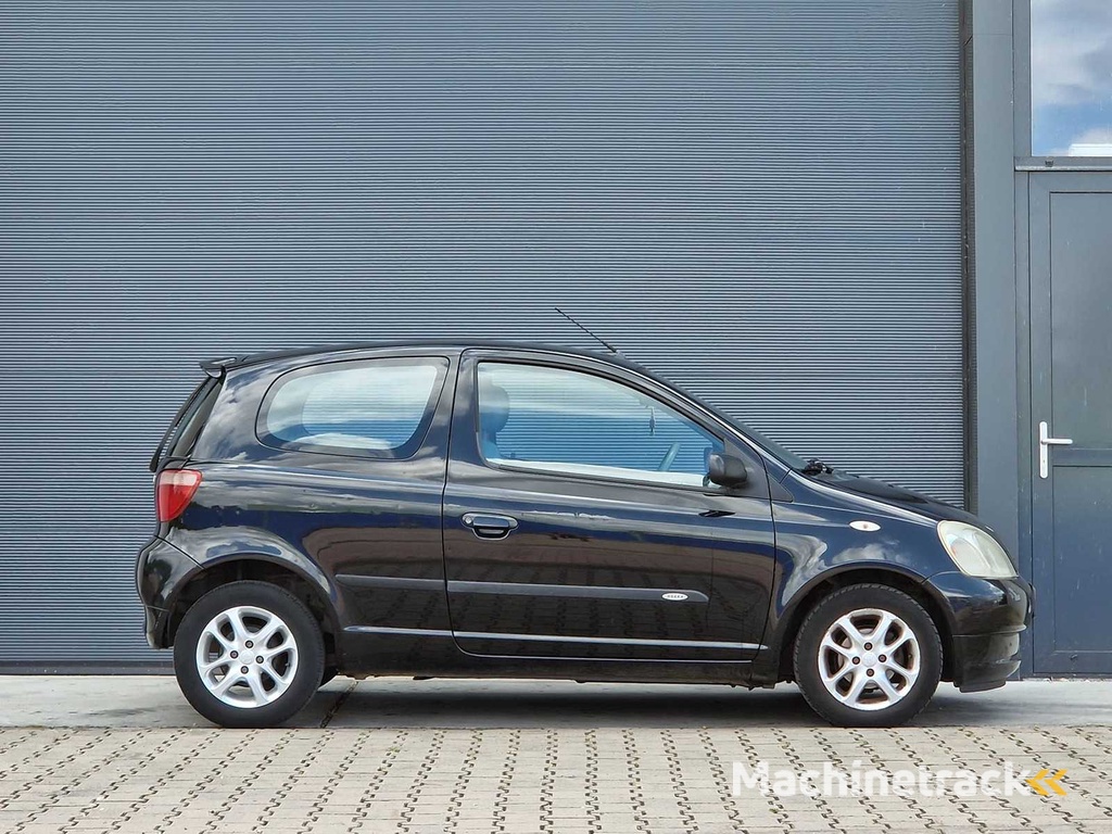 Toyota - 1999 - Yaris - 1.0-16V VVT-i Terra - ZJ-ZS-15