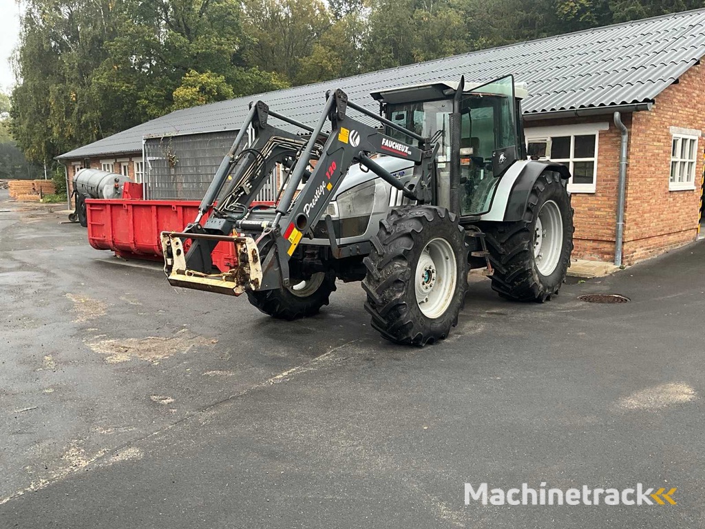 Lamborghini 1300 DT Premium 4-Wheel Drive Tractor - 2000