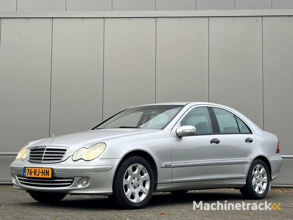 Mercedes-Benz - 2005 - C-klasse - 180 K. Classic - 76-RJ-HN