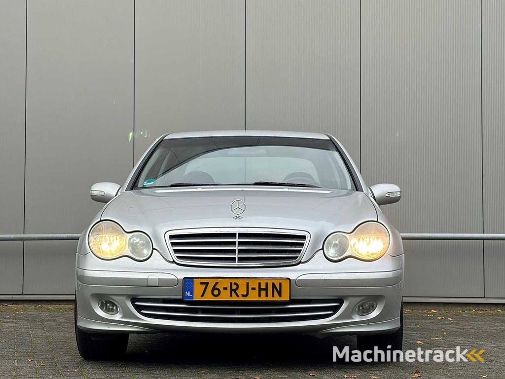 Mercedes-Benz - 2005 - C-klasse - 180 K. Classic - 76-RJ-HN