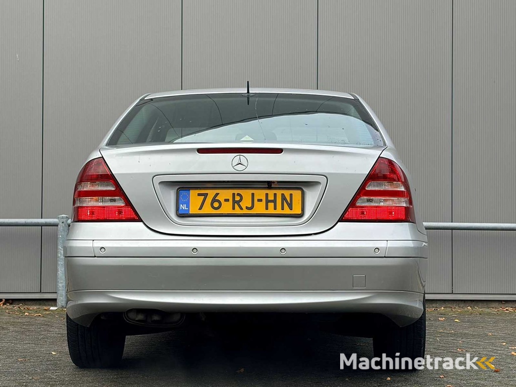 Mercedes-Benz - 2005 - C-klasse - 180 K. Classic - 76-RJ-HN