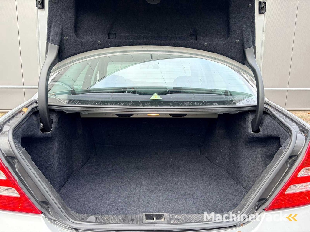 Mercedes-Benz - 2005 - C-klasse - 180 K. Classic - 76-RJ-HN