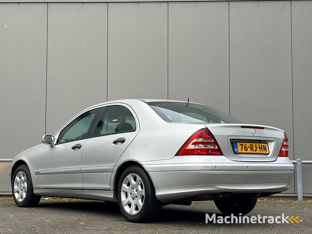 Mercedes-Benz - 2005 - C-klasse - 180 K. Classic - 76-RJ-HN