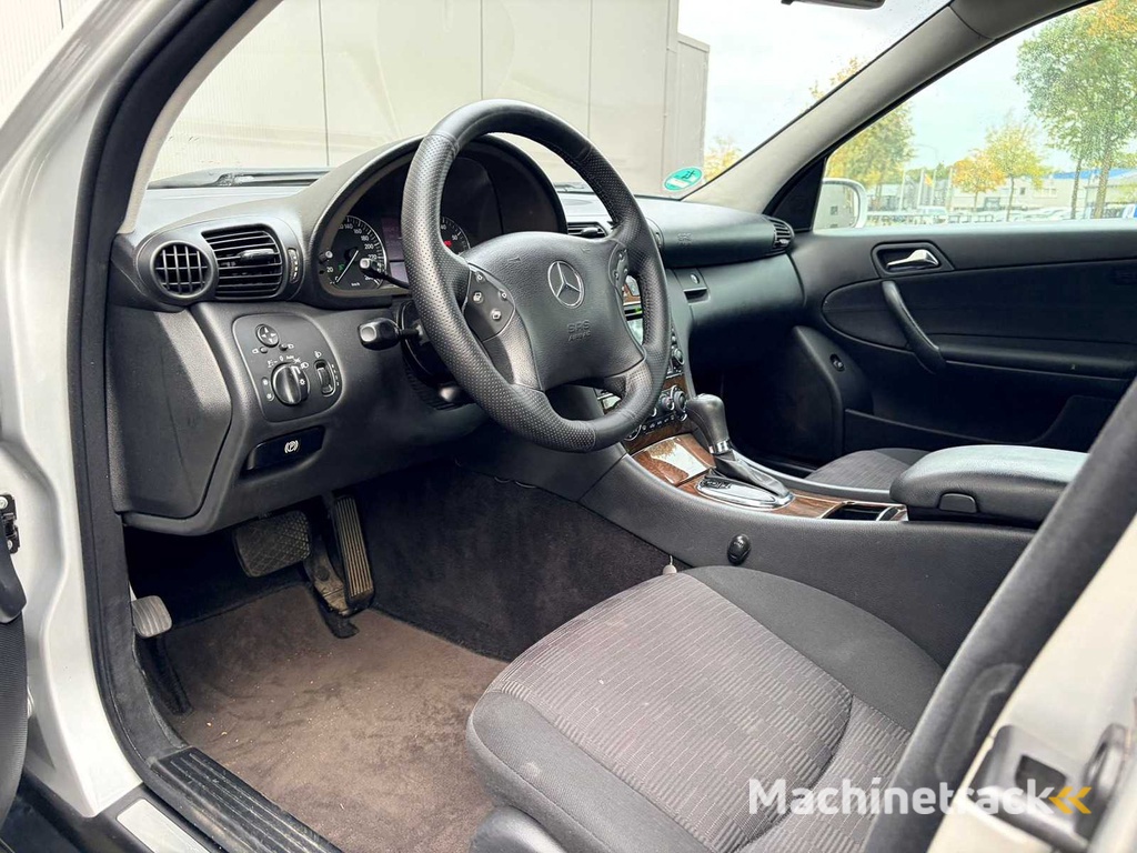 Mercedes-Benz - 2005 - C-klasse - 180 K. Classic - 76-RJ-HN