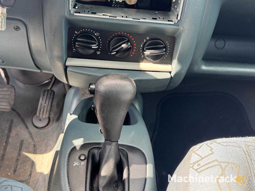 Renault - 1999 - Kangoo - 1.4 RN - ZL-FZ-83 - behindertengerechtes Auto