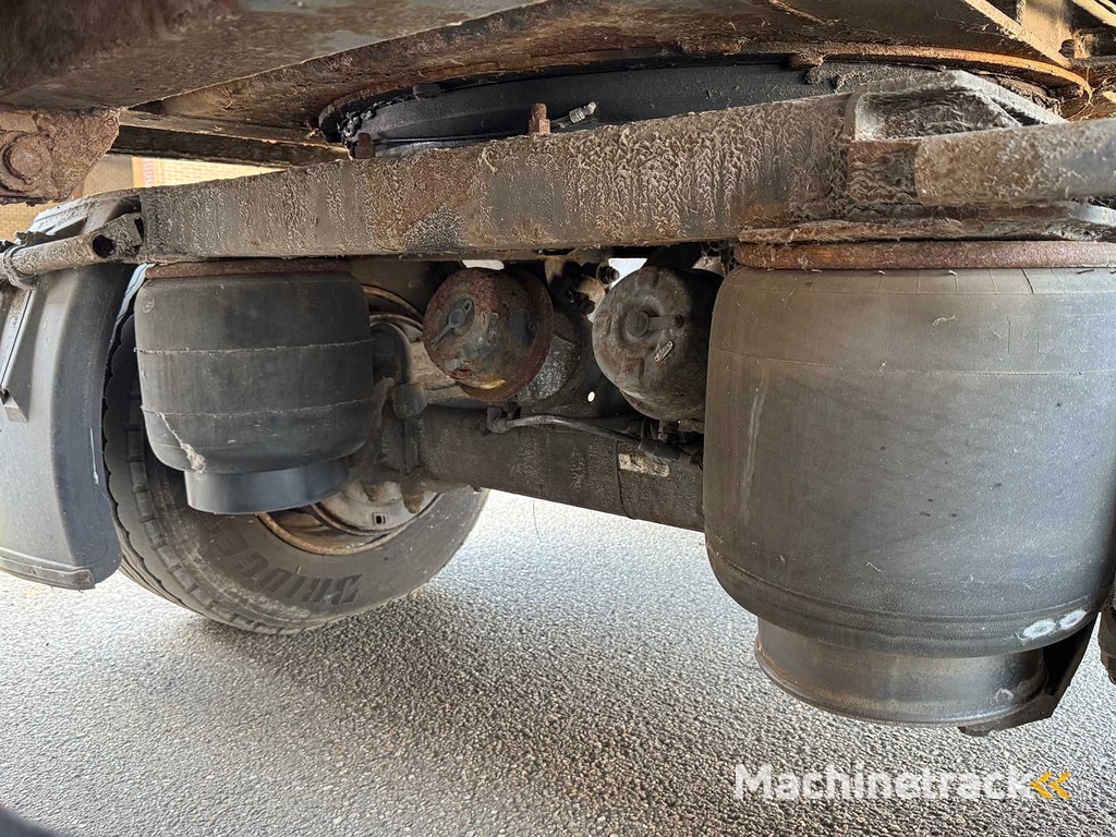 H.T.F. - 2002 - HZP32 - Semi-trailer with closed body with steered rear axle, AMA tail lift 14 meters OG-13-ZV