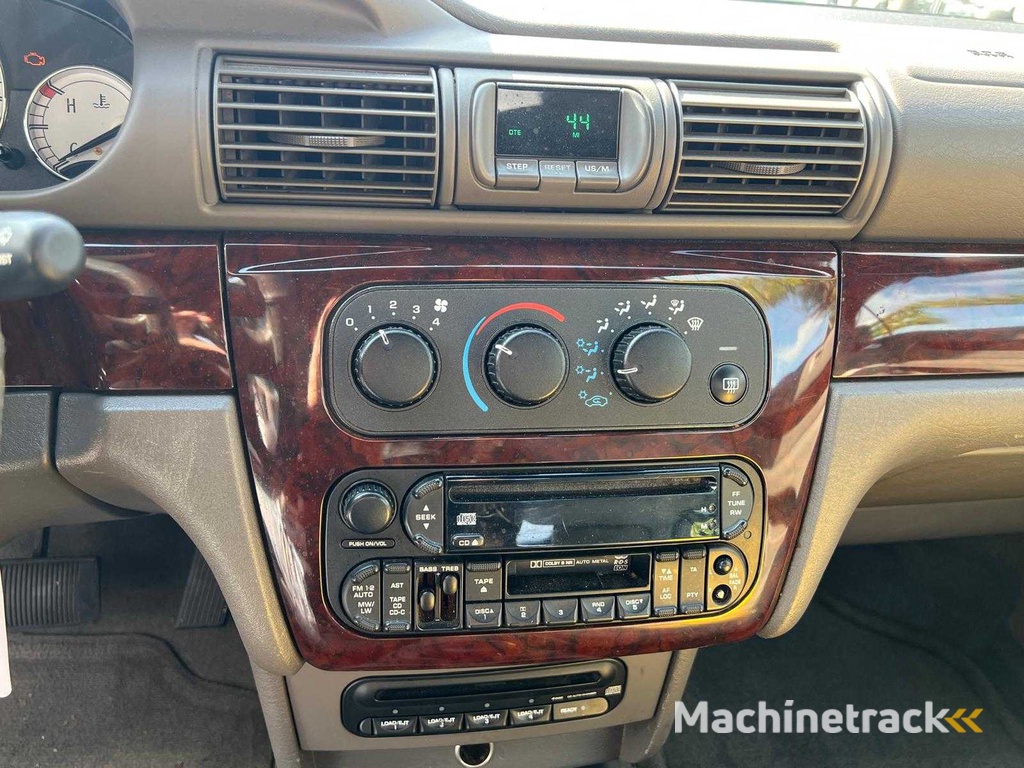 Chrysler - 2001 - Sebring - 2.7i-V6 24V LX Conv. - 72-HG-HN