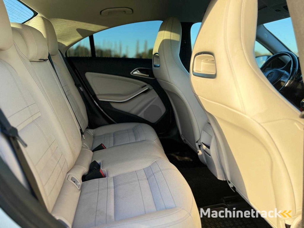 Mercedes-Benz - CLA-klasse - 180 Ambition - 1-TJP-81 - 2014