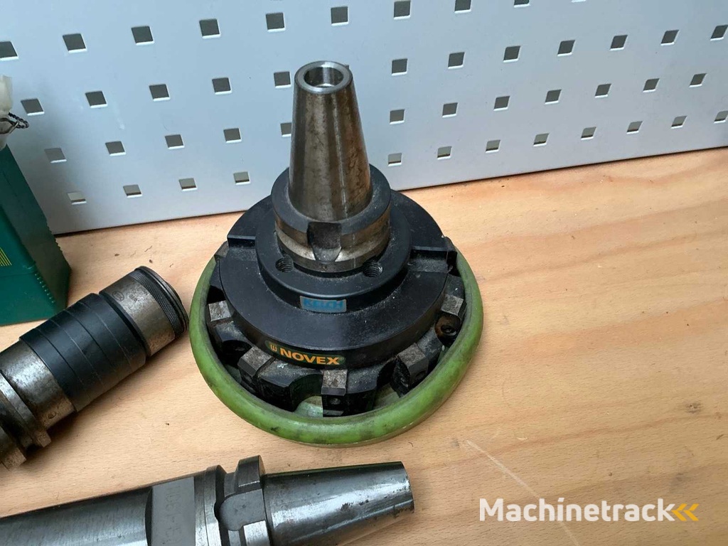 Item Machine Tools & Accessories