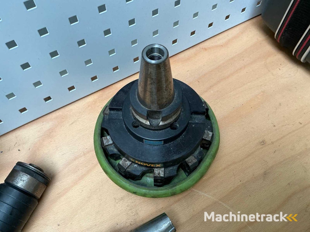 Item Machine Tools & Accessories