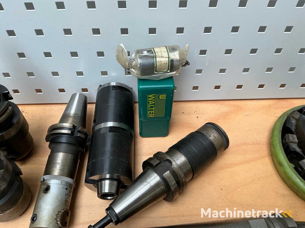 Item Machine Tools & Accessories