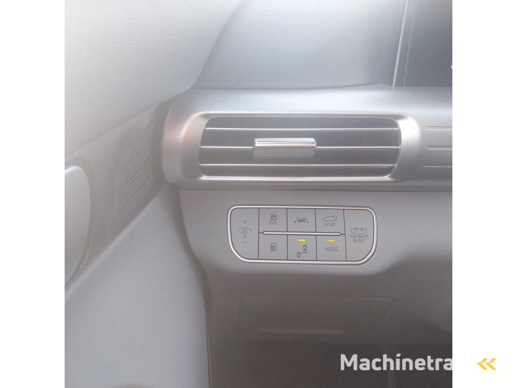 Hyundai - 2019 - NEXO - FCEV Plus Pack - ZJ-779-G