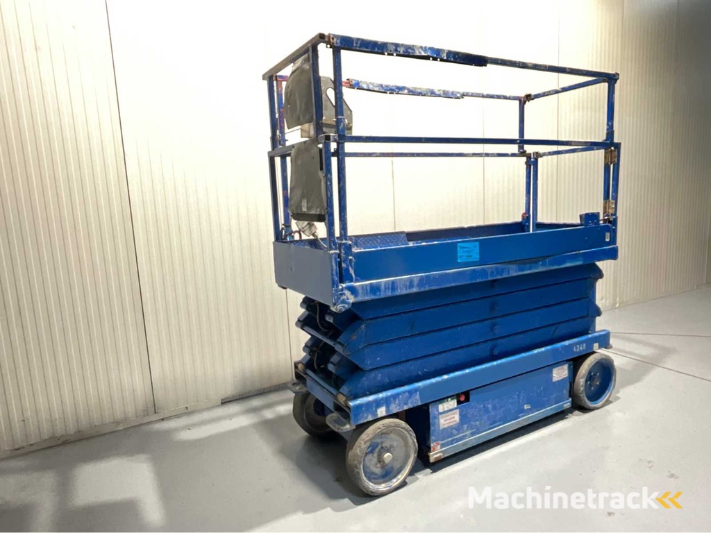 SkyJack SJIII3226 - Hoogwerker werkhoogte 9,9M uitschuifbaar 3M, 229 uur