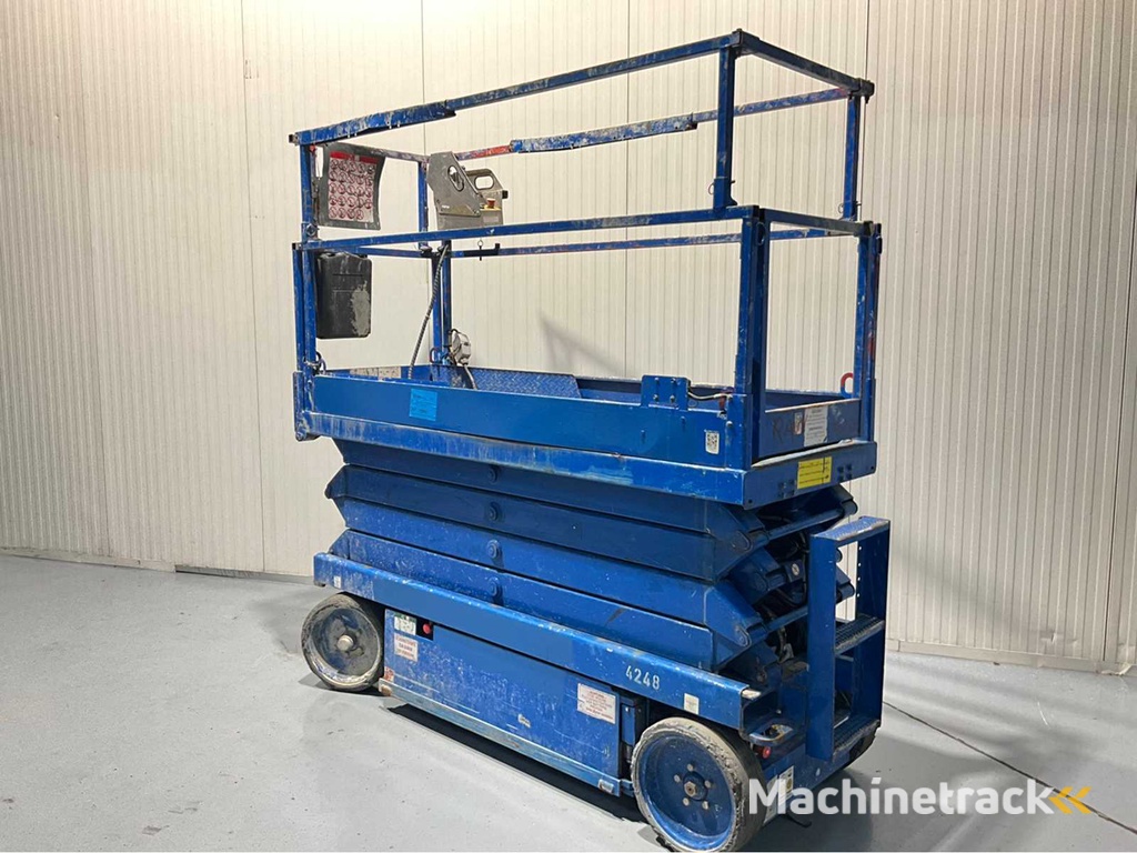 SkyJack SJIII3226 - Hoogwerker werkhoogte 9,9M uitschuifbaar 3M, 229 uur