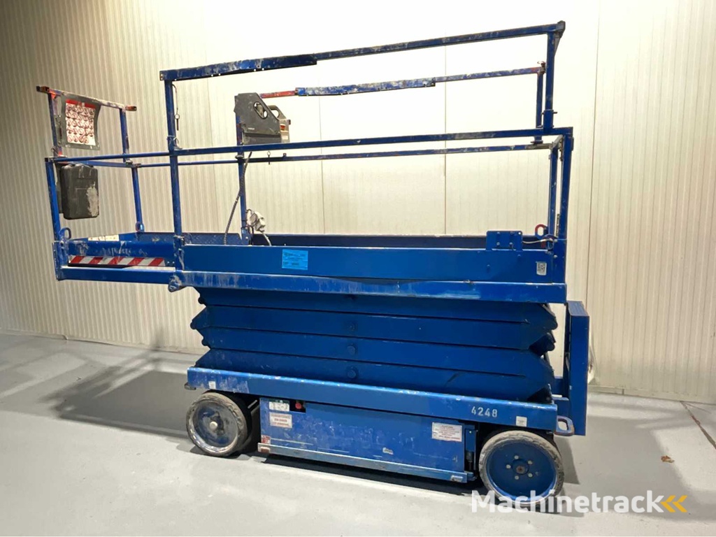 SkyJack SJIII3226 - Hoogwerker werkhoogte 9,9M uitschuifbaar 3M, 229 uur