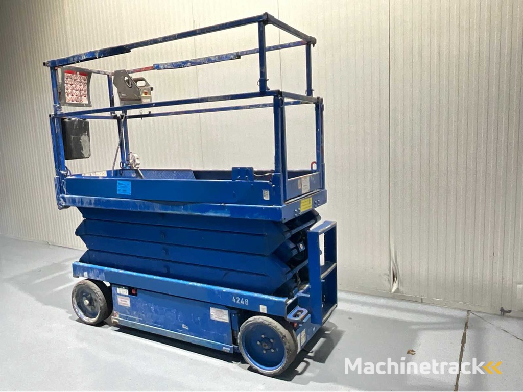 SkyJack SJIII3226 - Hoogwerker werkhoogte 9,9M uitschuifbaar 3M, 229 uur