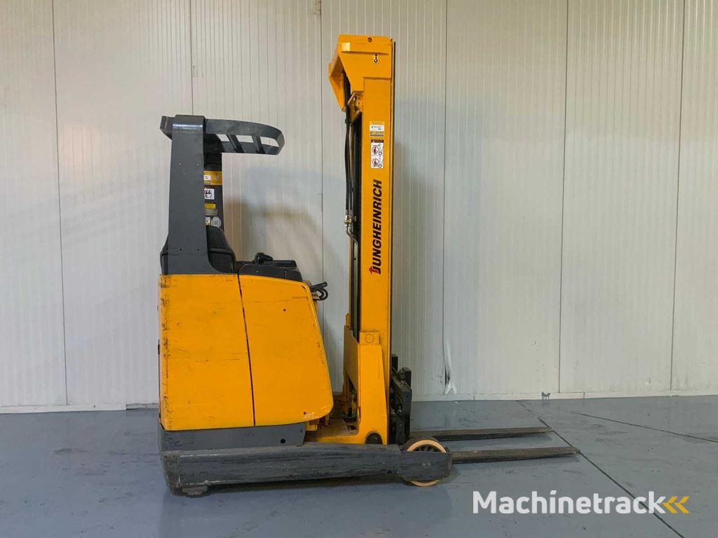 Jungheinrich ETV 214 SN Reach truck, triplex, side shift, free-lift