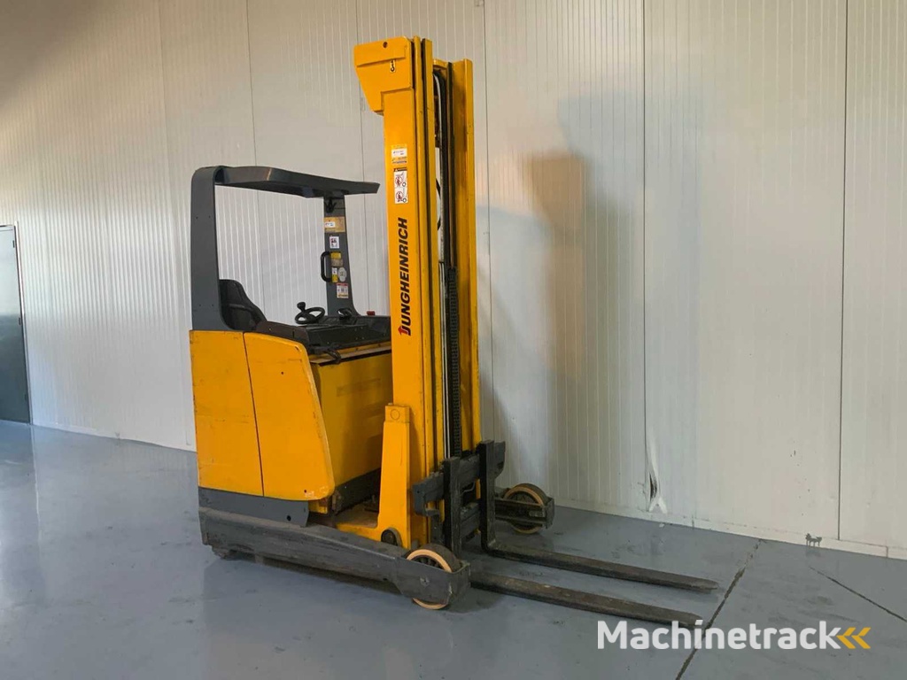 Jungheinrich ETV 214 SN Reach truck, triplex, side shift, free-lift