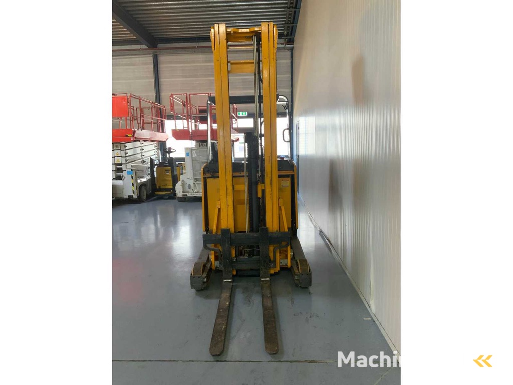 Jungheinrich ETV 214 SN Reach truck, triplex, side shift, free-lift