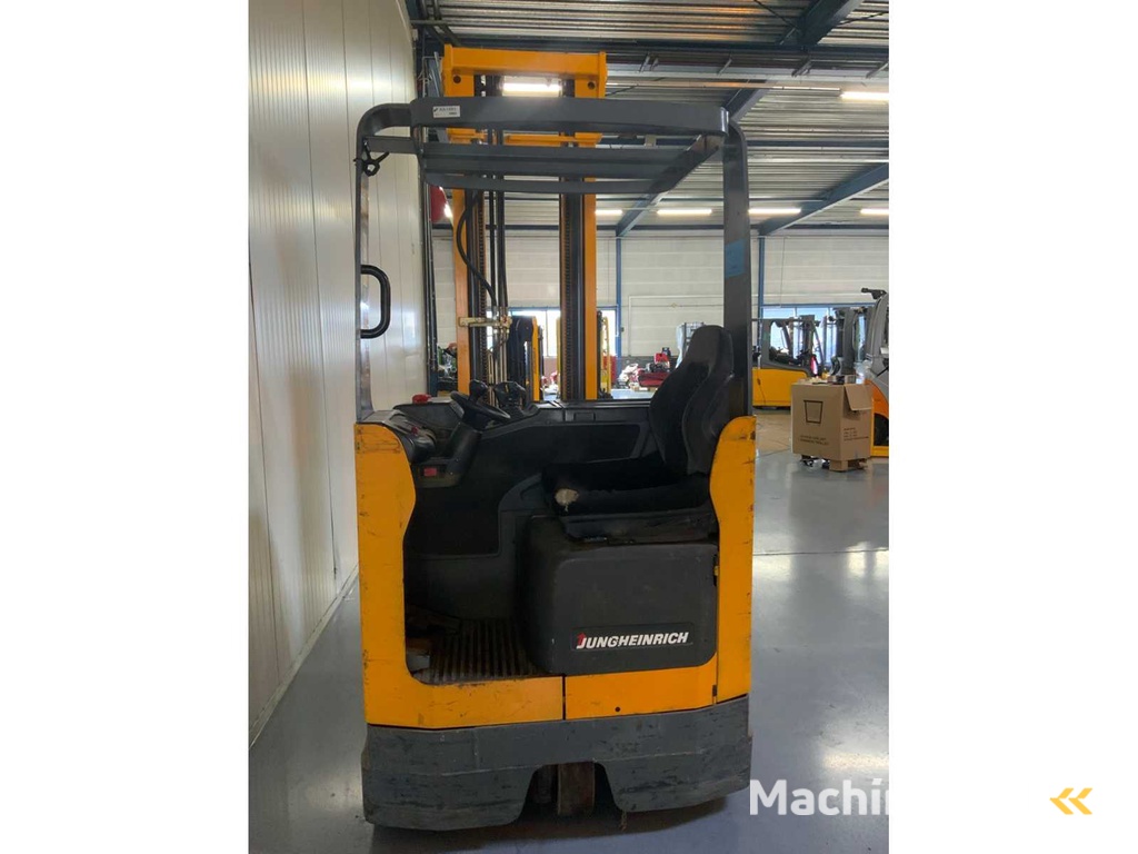 Jungheinrich ETV 214 SN Reach truck, triplex, side shift, free-lift