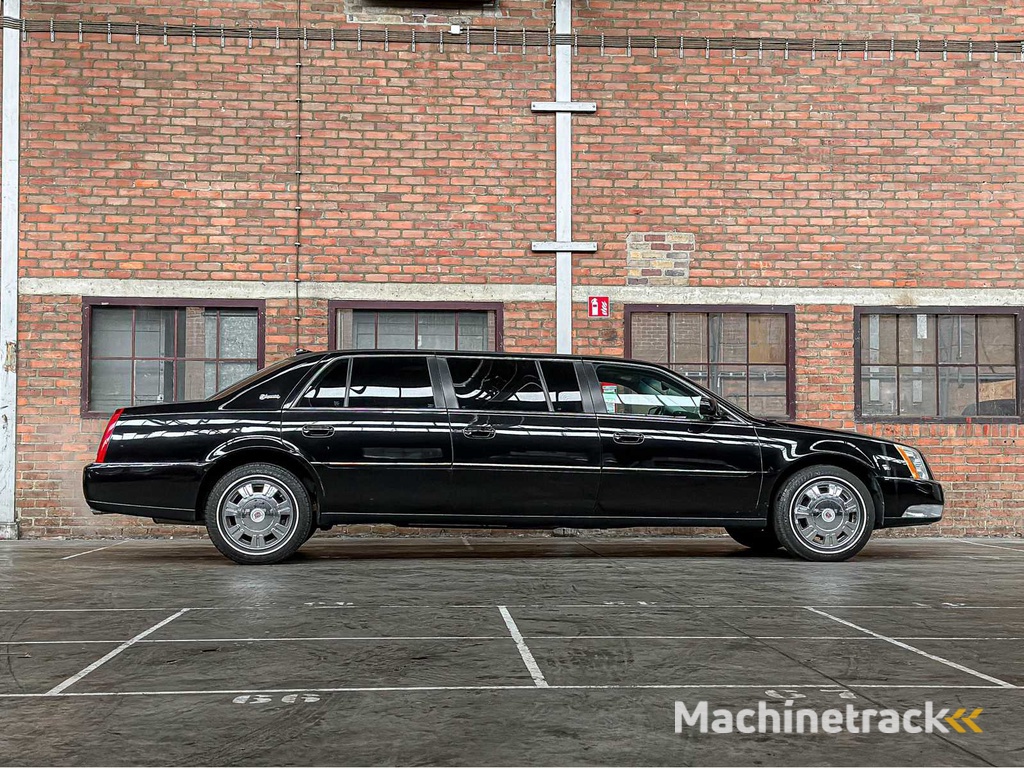 Cadillac Six Door Limousine Superior 6-Deurs Rouwauto 2010