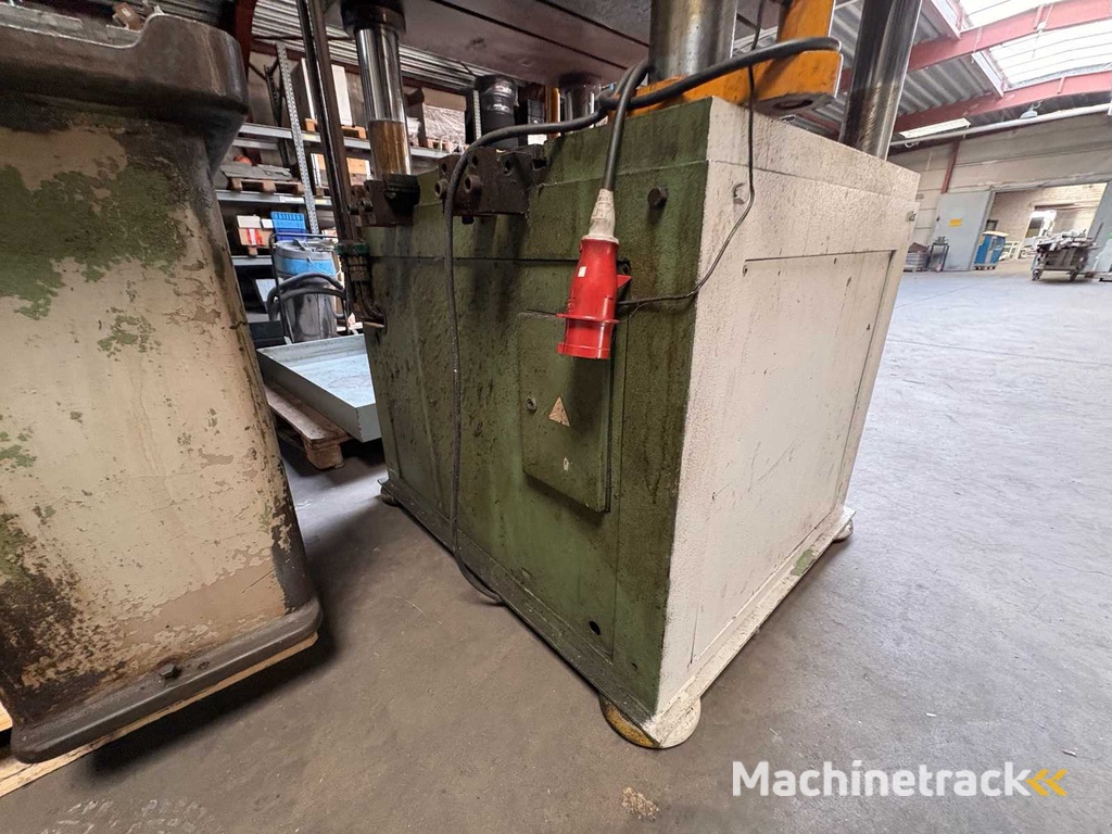 OEVERMANN VP-63 Hydraulic Press