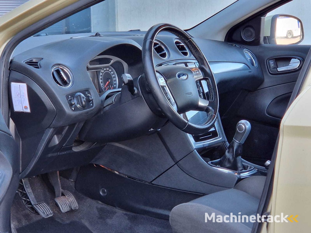 Ford - 2007 - Mondeo - 2.0-16V Titanium - 01-XS-FZ