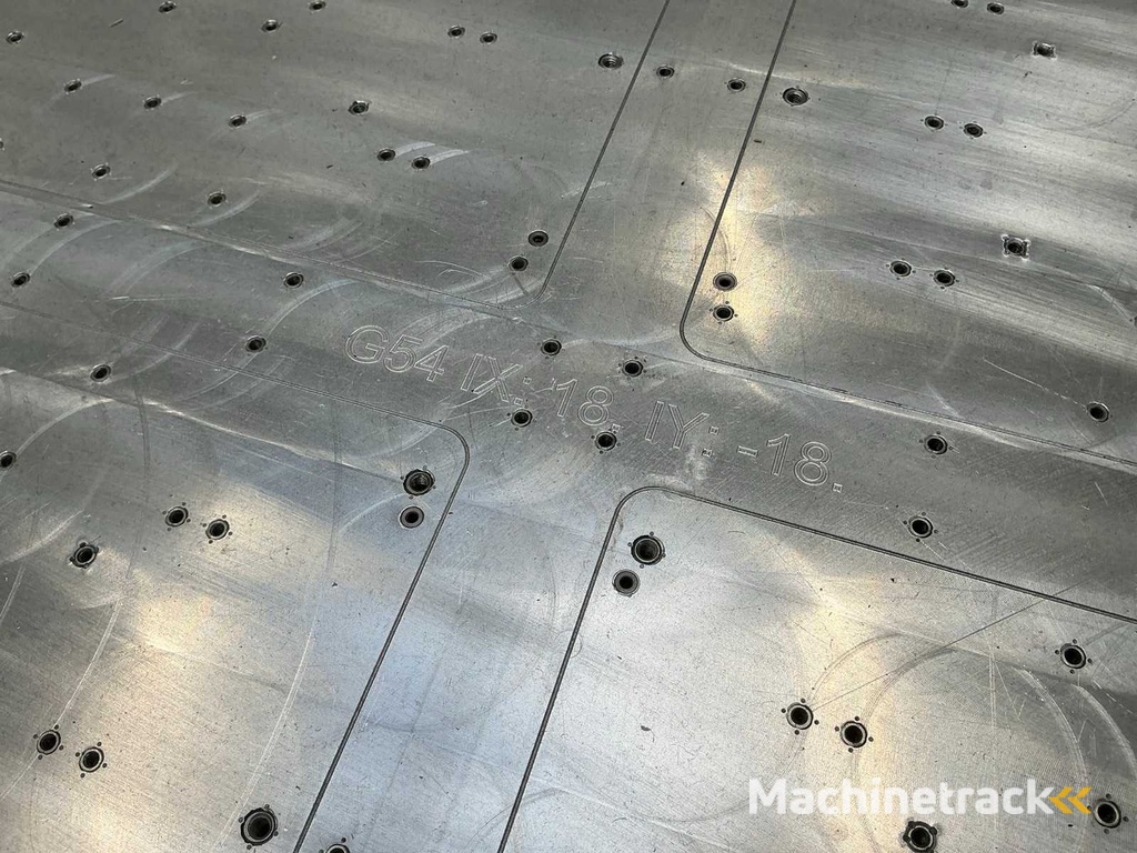 Zero-point clamping plate on workshop trolley