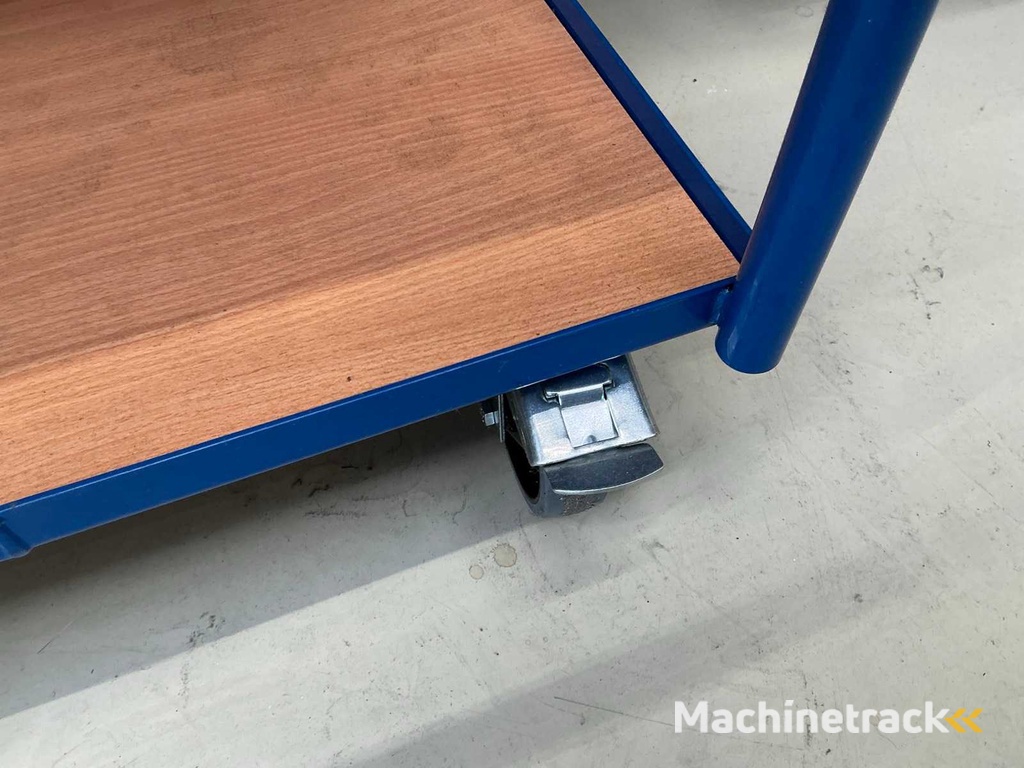 Zero-point clamping plate on workshop trolley