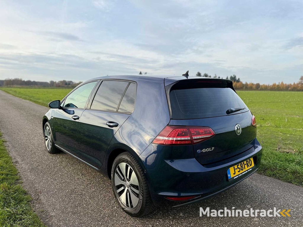 Volkswagen - 2015 - e-Golf - e-Golf - J-581-RD