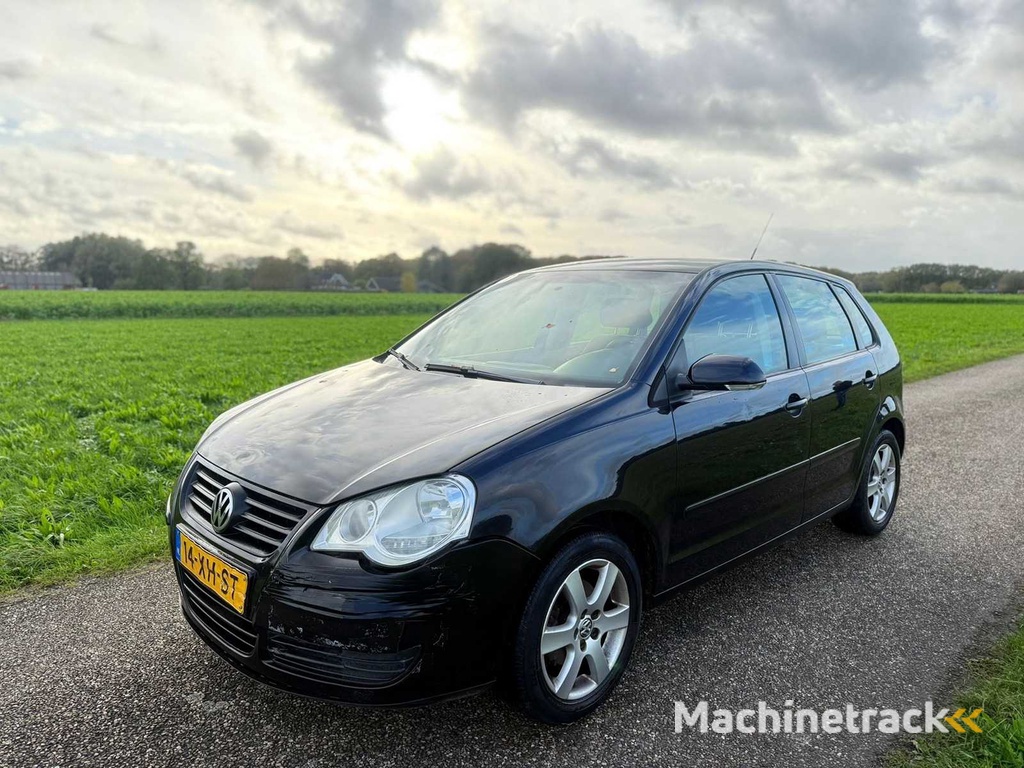 Volkswagen - 2007 - Polo - 1.4-16V Optiv - 14-XH-ST