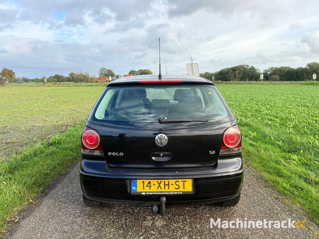 Volkswagen - 2007 - Polo - 1.4-16V Optiv - 14-XH-ST
