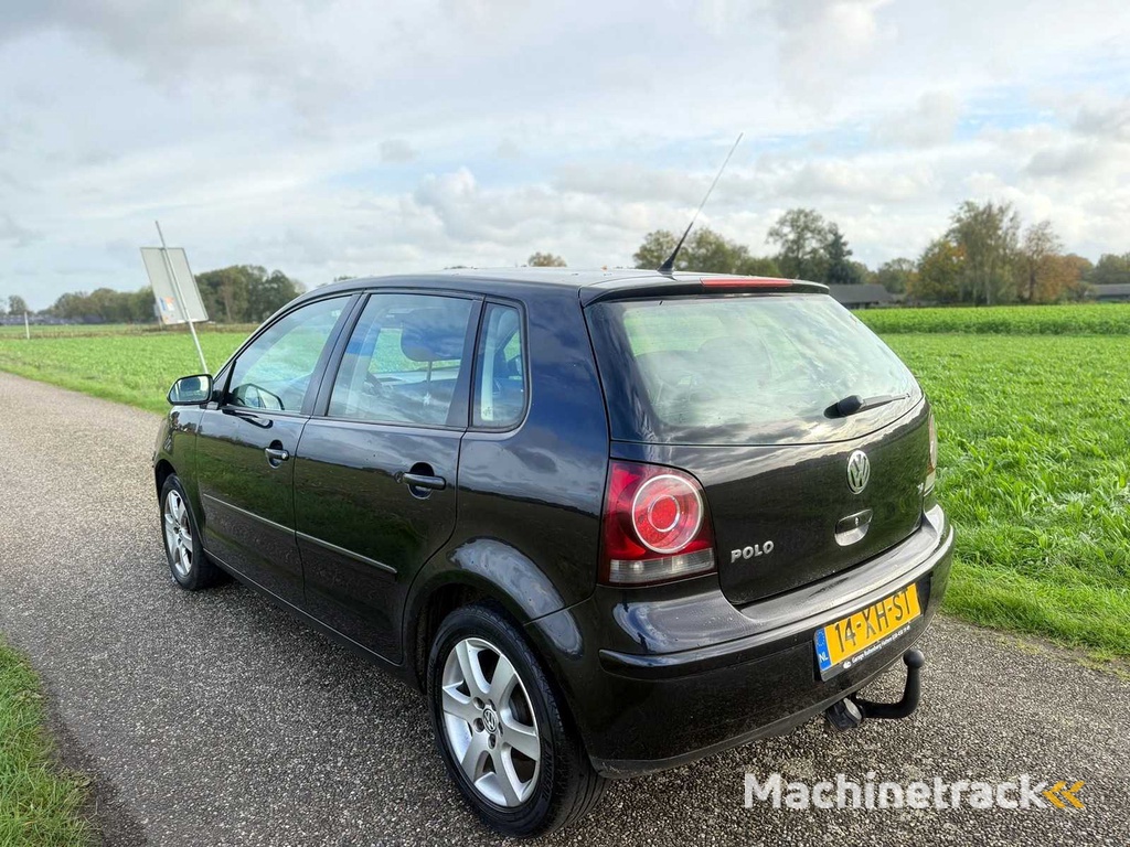 Volkswagen - 2007 - Polo - 1.4-16V Optiv - 14-XH-ST
