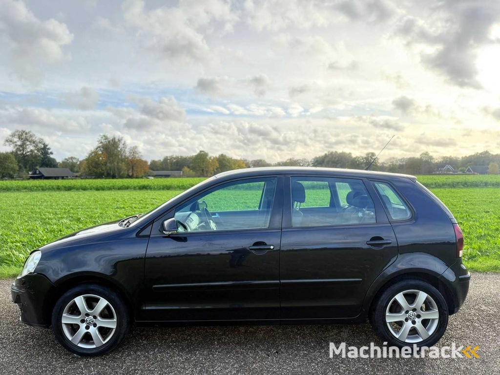Volkswagen - 2007 - Polo - 1.4-16V Optiv - 14-XH-ST
