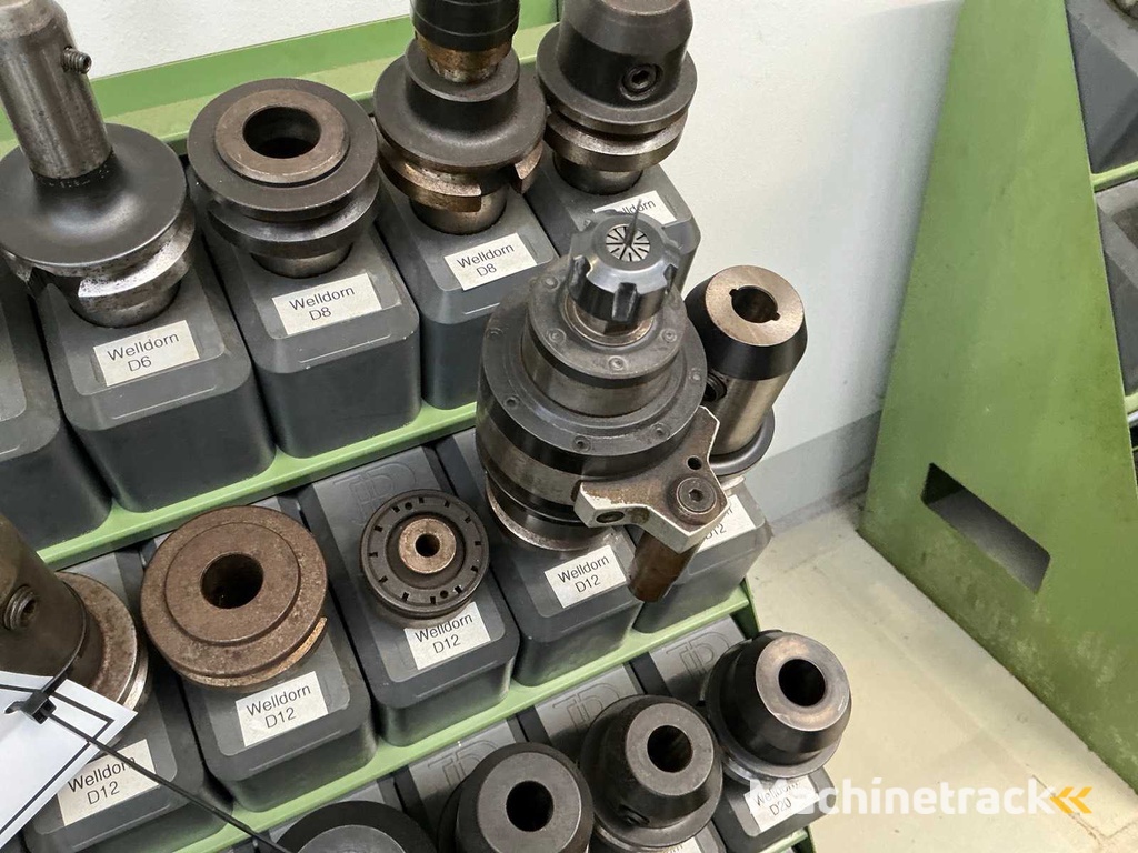 Lot BT40 Tool Holders