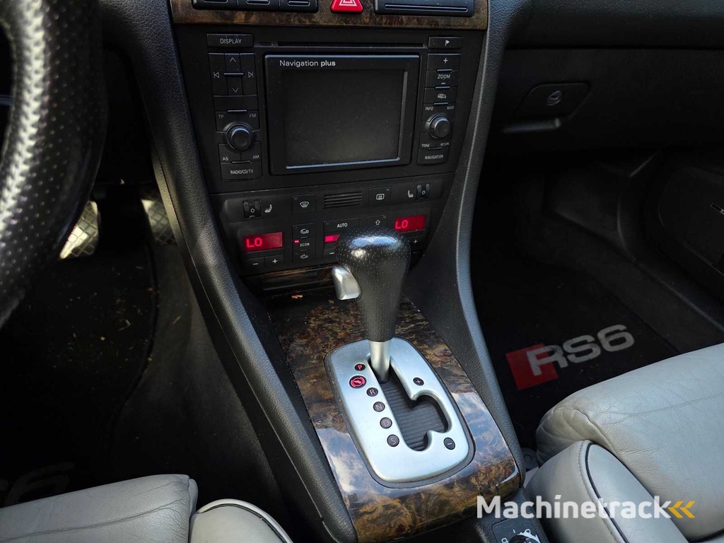 Audi - RS6 Avant - Quattro - ZH 863056 - 2003