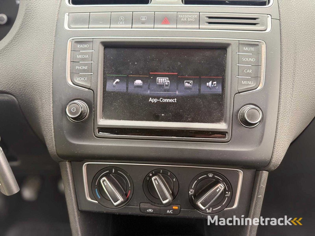 Volkswagen - 2016 - Polo - 1.2 TSI Comfortline - JS-451-D