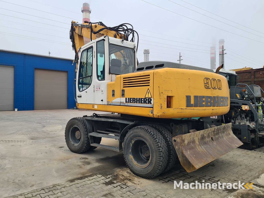 LIEBHERR - A900C - Graafmachine op wielen - 2006