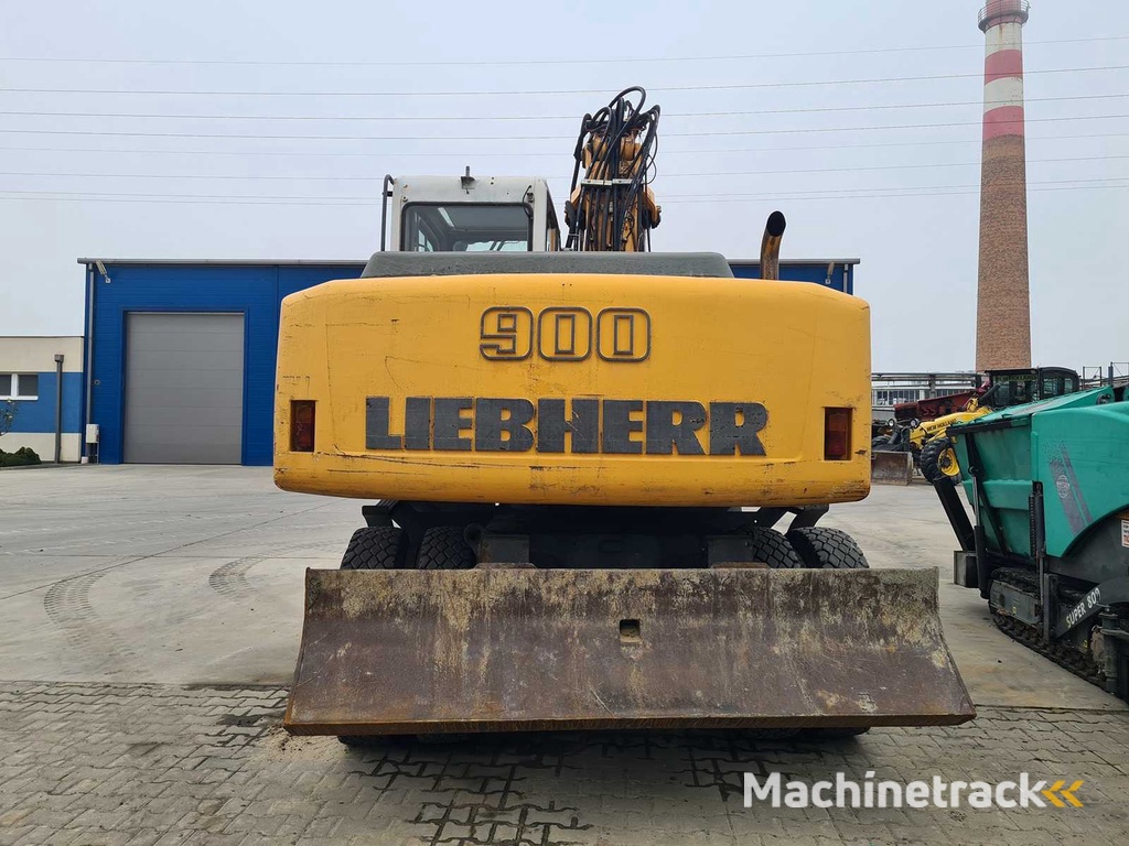 LIEBHERR - A900C - Graafmachine op wielen - 2006