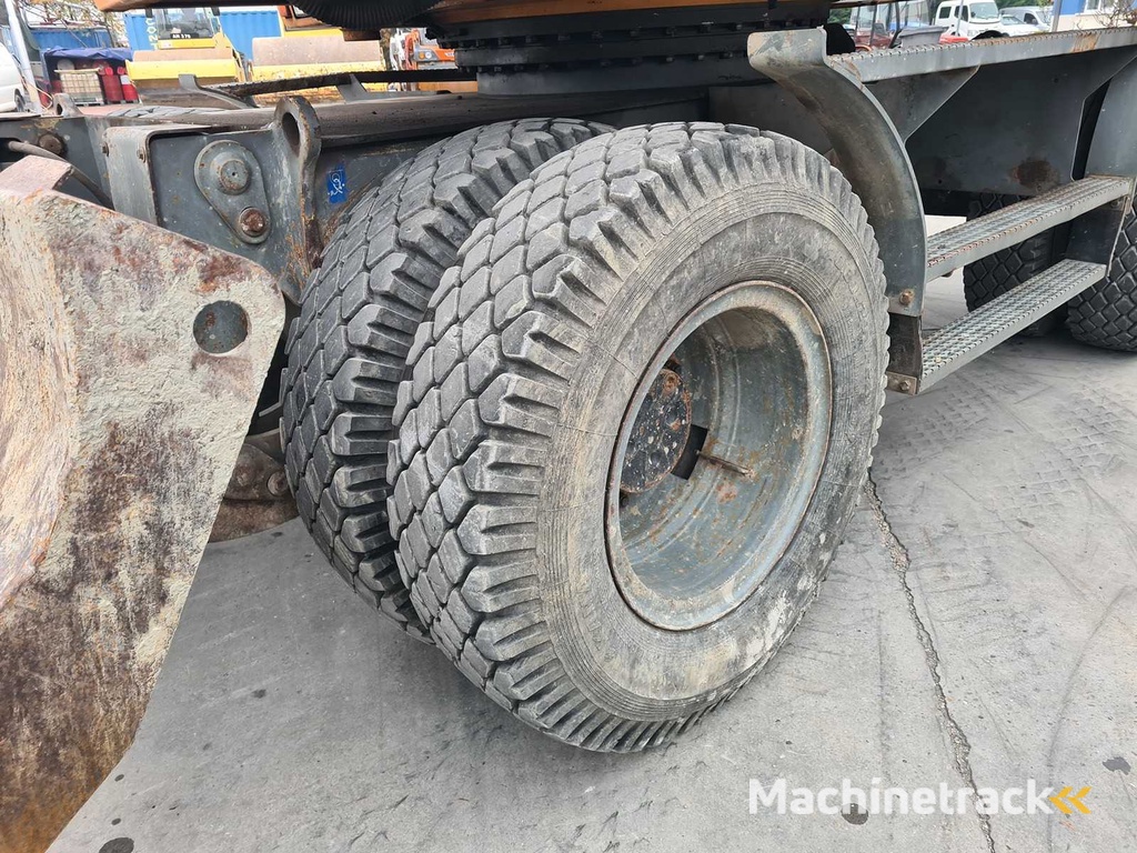 LIEBHERR - A900C - Graafmachine op wielen - 2006