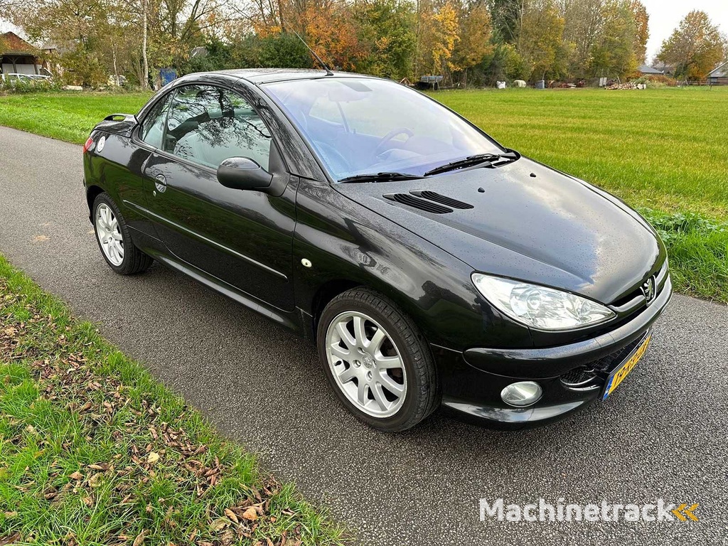 Peugeot - 2005 - 206 CC - 2.0-16V Griffe - 19-RR-GK