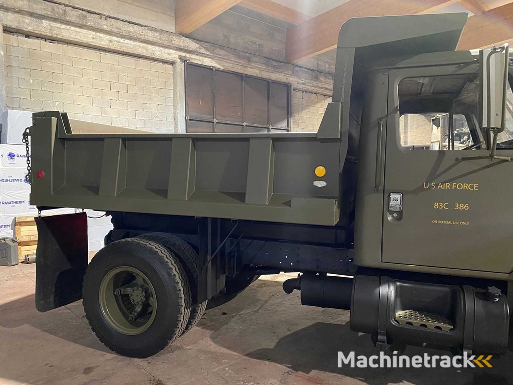 INTERNATIONAL - I1700 - Amerikanischer Militärlastwagen