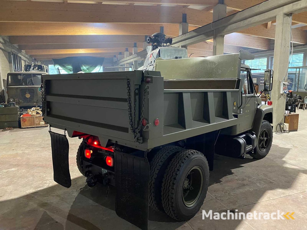 INTERNATIONAL - I1700 - Amerikanischer Militärlastwagen