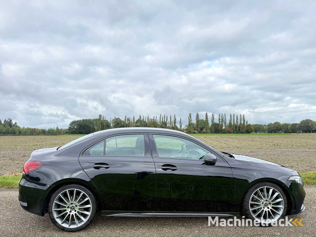 Mercedes-Benz - 2021 - A-Klasse - 200 d AMG Line - P-165-DK