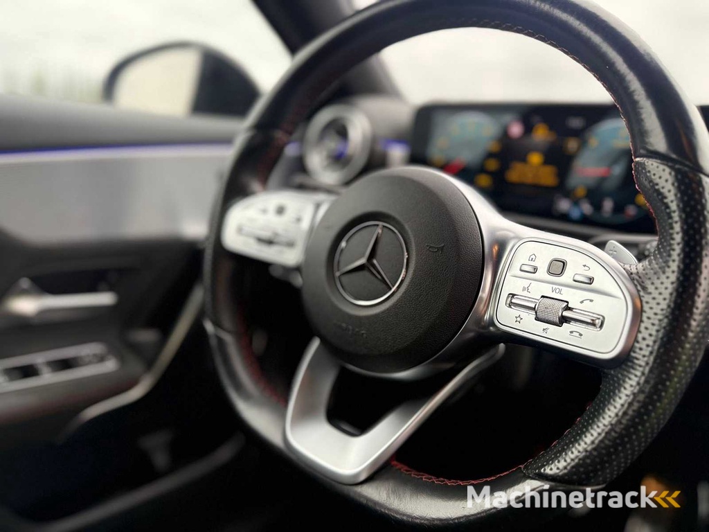 Mercedes-Benz - 2021 - A-Klasse - 200 d AMG Line - P-165-DK