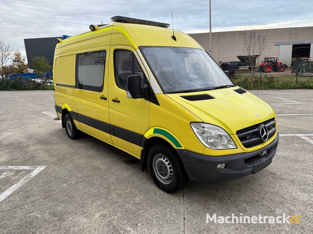 MERCEDES - 2013 - KRANKENWAGEN - Krankenwagen