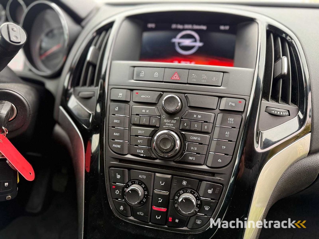 Opel - 2015 - Astra Sports Tourer - 1.4 Turbo Sport + - JF-680-F