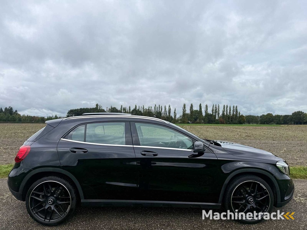 Mercedes-Benz - 2015 - GLA-Klasse - 180 - P-721-LJ