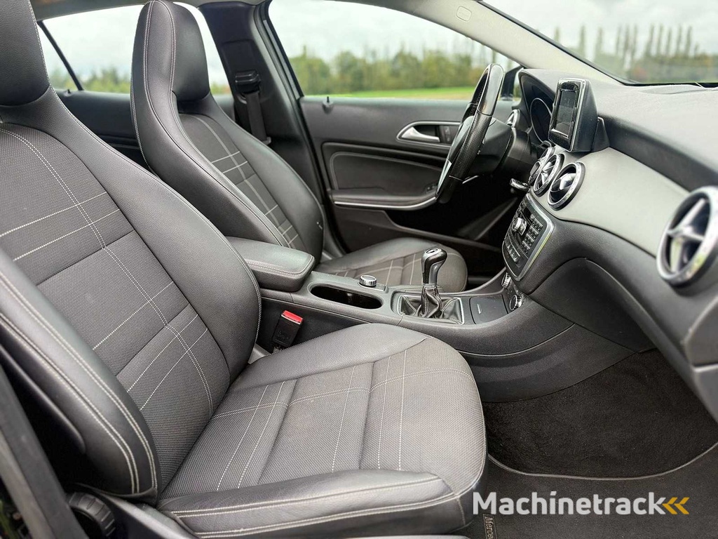Mercedes-Benz - 2015 - GLA-Klasse - 180 - P-721-LJ