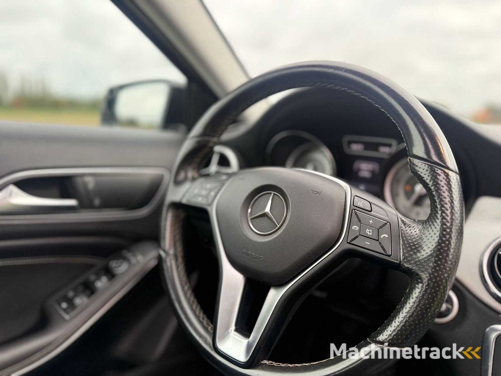 Mercedes-Benz - 2015 - GLA-Klasse - 180 - P-721-LJ